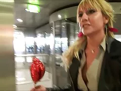 Nympho: Lauren Pixie Mendapat Apa yang Anda Mahukan Di PornHD