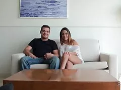 Audrey Bitoni adalah ratu titfucks