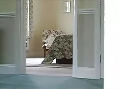 Dia membuat tawar-menawar yang bagus dengan pukinya yang comel