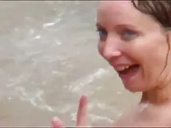 Brazzers: Jimmy Mengakhiri Persetubuhan Ibu Tirinya Quinn Waters Selepas Menemui Mainan Seksnya Di PornHD